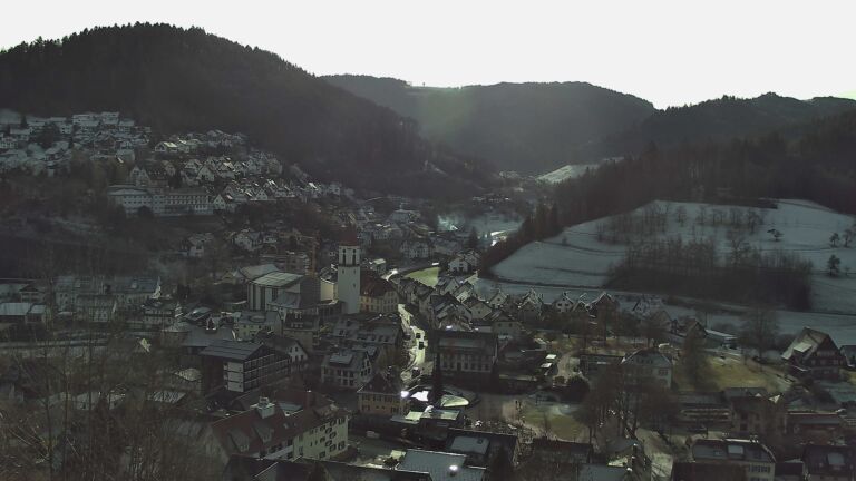 Dieses Bild zeigt eine Webcam-Aufnahme von Ottenhöfen, aufgenommen am Donnerstag, den 01.01.2026 um 11:30 Uhr