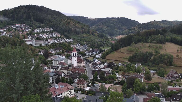 Dieses Bild zeigt eine Webcam-Aufnahme von Ottenhöfen, aufgenommen am Samstag, den 22.08.2026 um 07:50 Uhr