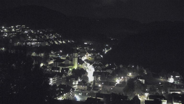 Dieses Bild zeigt eine Webcam-Aufnahme von Ottenhöfen, aufgenommen am Sonntag, den 04.10.2026 um 20:30 Uhr