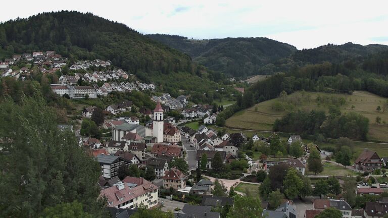 Dieses Bild zeigt eine Webcam-Aufnahme von Ottenhöfen, aufgenommen am Donnerstag, den 03.09.2026 um 16:00 Uhr
