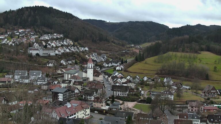 Dieses Bild zeigt eine Webcam-Aufnahme von Ottenhöfen, aufgenommen am Freitag, den 13.02.2026 um 12:00 Uhr