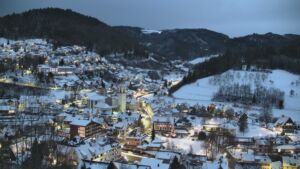 Dieses Bild zeigt eine Webcam-Aufnahme von Ottenhöfen, aufgenommen am Mittwoch, den 07.01.2026 um 17:20 Uhr