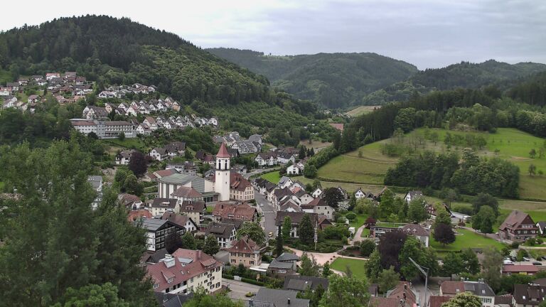 Dieses Bild zeigt eine Webcam-Aufnahme von Ottenhöfen, aufgenommen am Dienstag, den 16.06.2026 um 10:50 Uhr