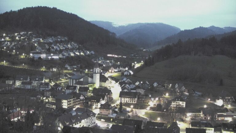 Dieses Bild zeigt eine Webcam-Aufnahme von Ottenhöfen, aufgenommen am Freitag, den 03.04.2026 um 06:30 Uhr