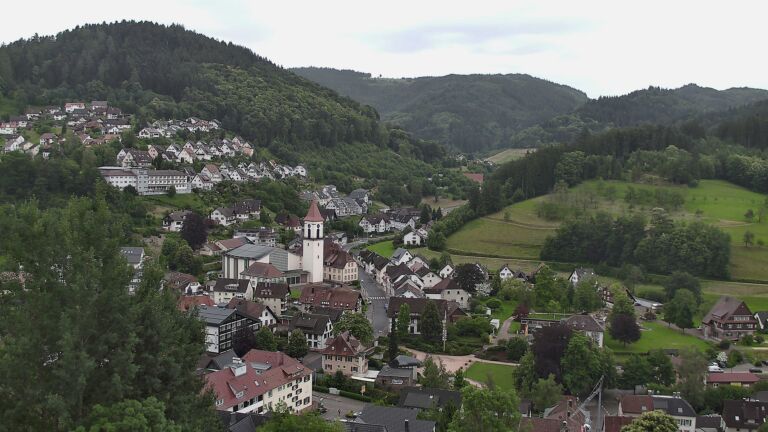 Dieses Bild zeigt eine Webcam-Aufnahme von Ottenhöfen, aufgenommen am Dienstag, den 16.06.2026 um 08:20 Uhr