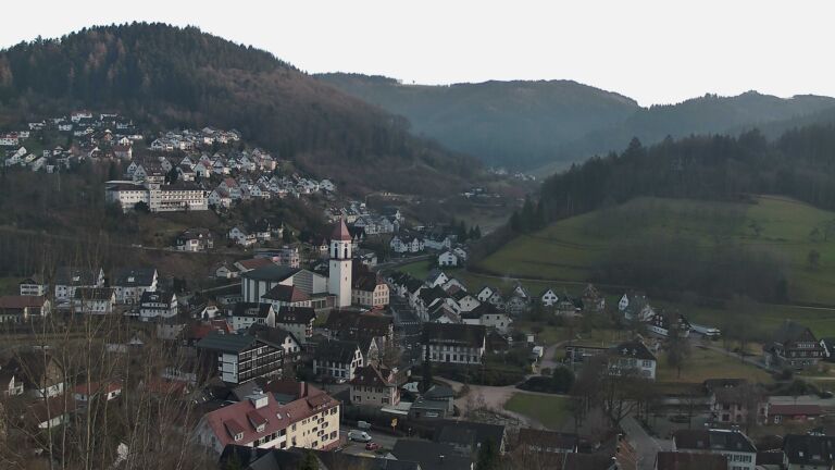 Dieses Bild zeigt eine Webcam-Aufnahme von Ottenhöfen, aufgenommen am Donnerstag, den 05.02.2026 um 16:50 Uhr