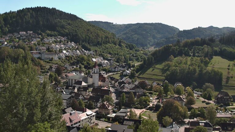 Dieses Bild zeigt eine Webcam-Aufnahme von Ottenhöfen, aufgenommen am Sonntag, den 27.09.2026 um 14:00 Uhr
