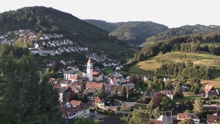 Dieses Bild zeigt eine Webcam-Aufnahme von Ottenhöfen, aufgenommen am Freitag, den 03.07.2026 um 06:50 Uhr