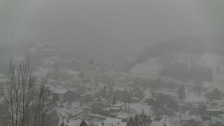 Dieses Bild zeigt eine Webcam-Aufnahme von Ottenhöfen, aufgenommen am Samstag, den 10.01.2026 um 13:10 Uhr