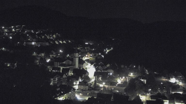 Dieses Bild zeigt eine Webcam-Aufnahme von Ottenhöfen, aufgenommen am Montag, den 13.07.2026 um 00:00 Uhr