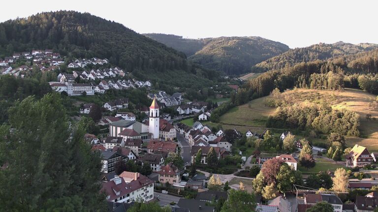 Dieses Bild zeigt eine Webcam-Aufnahme von Ottenhöfen, aufgenommen am Sonntag, den 12.07.2026 um 06:40 Uhr