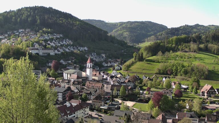 Dieses Bild zeigt eine Webcam-Aufnahme von Ottenhöfen, aufgenommen am Sonntag, den 26.04.2026 um 08:50 Uhr