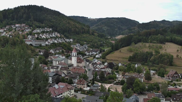 Dieses Bild zeigt eine Webcam-Aufnahme von Ottenhöfen, aufgenommen am Freitag, den 21.08.2026 um 09:50 Uhr