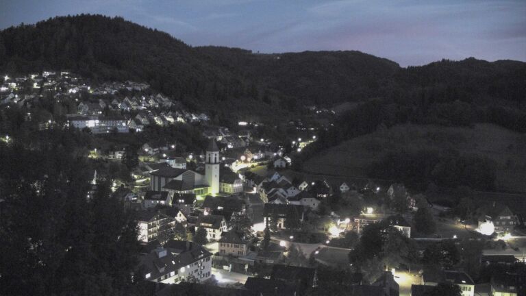 Dieses Bild zeigt eine Webcam-Aufnahme von Ottenhöfen, aufgenommen am Samstag, den 12.09.2026 um 20:30 Uhr