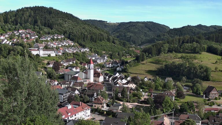 Dieses Bild zeigt eine Webcam-Aufnahme von Ottenhöfen, aufgenommen am Freitag, den 03.07.2026 um 18:40 Uhr