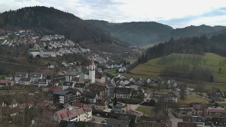 Dieses Bild zeigt eine Webcam-Aufnahme von Ottenhöfen, aufgenommen am Sonntag, den 01.02.2026 um 16:10 Uhr