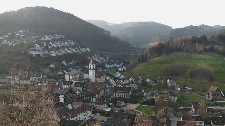 Dieses Bild zeigt eine Webcam-Aufnahme von Ottenhöfen, aufgenommen am Freitag, den 03.04.2026 um 08:20 Uhr