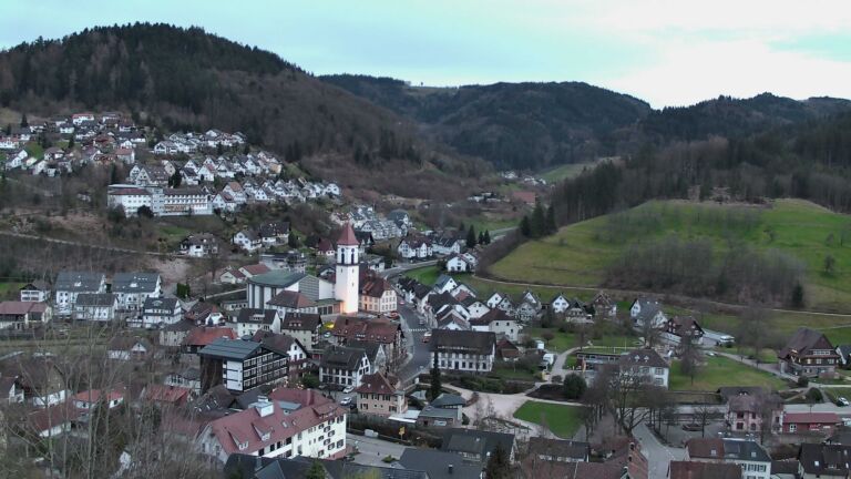 Dieses Bild zeigt eine Webcam-Aufnahme von Ottenhöfen, aufgenommen am Freitag, den 13.03.2026 um 18:30 Uhr