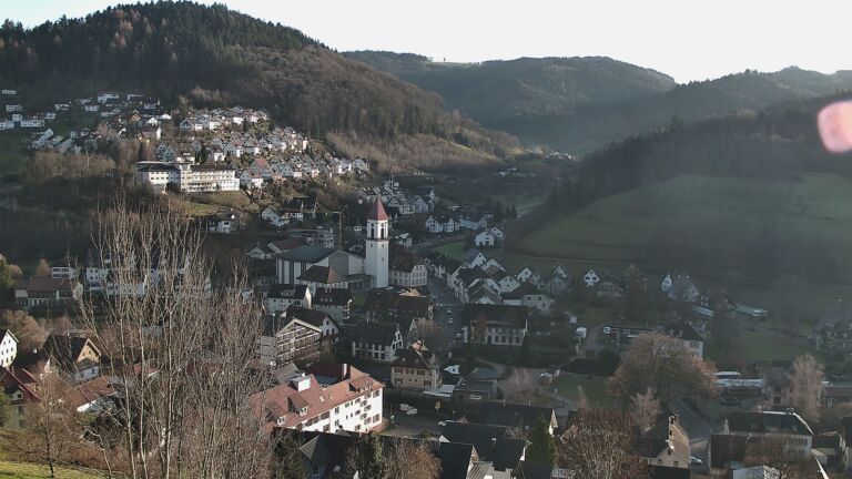 Dieses Bild zeigt eine Webcam-Aufnahme von Ottenhöfen, aufgenommen am Mittwoch, den 17.12.2025 um 15:00 Uhr