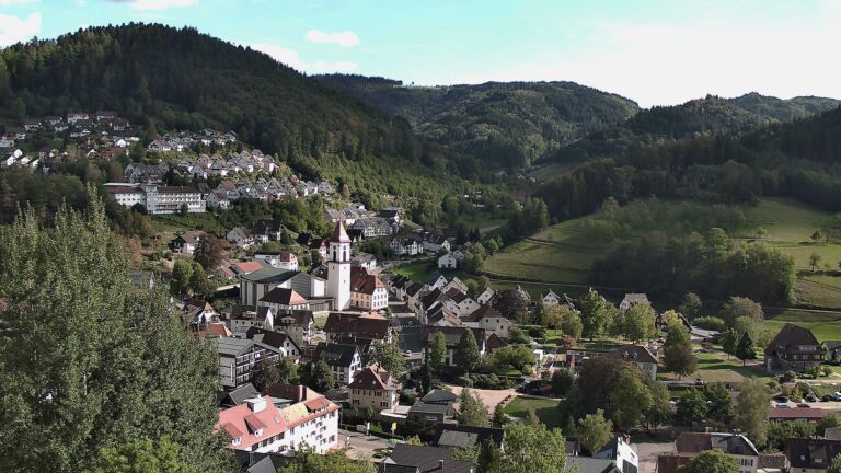 Dieses Bild zeigt eine Webcam-Aufnahme von Ottenhöfen, aufgenommen am Montag, den 14.09.2026 um 16:20 Uhr