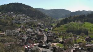 Dieses Bild zeigt eine Webcam-Aufnahme von Ottenhöfen, aufgenommen am Samstag, den 11.04.2026 um 13:30 Uhr