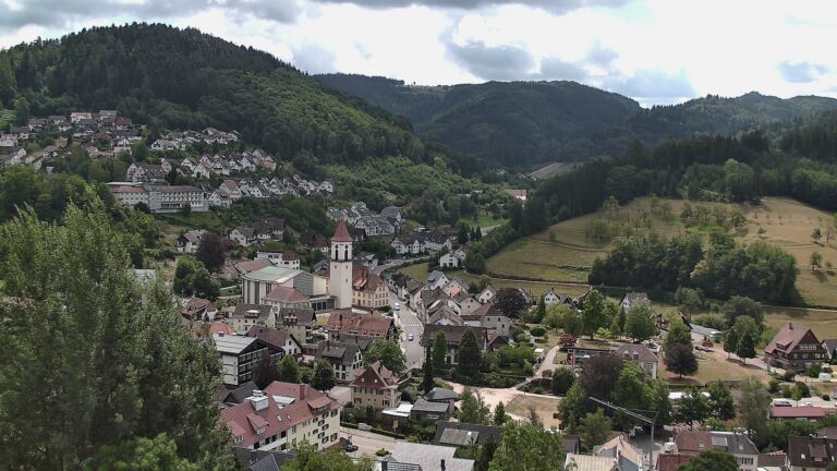 Dieses Bild zeigt eine Webcam-Aufnahme von Ottenhöfen, aufgenommen am Montag, den 27.07.2026 um 12:40 Uhr