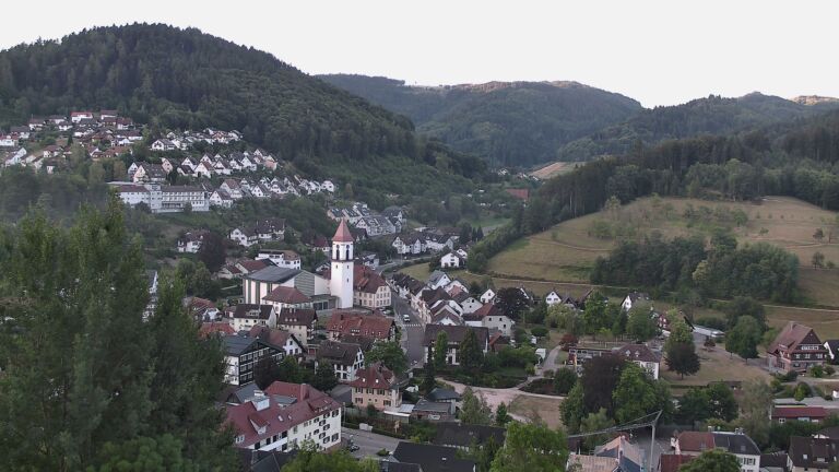 Dieses Bild zeigt eine Webcam-Aufnahme von Ottenhöfen, aufgenommen am Dienstag, den 28.07.2026 um 06:30 Uhr