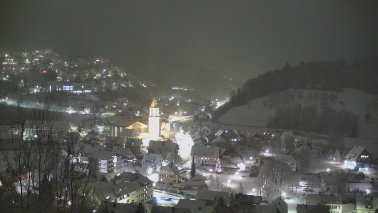 Dieses Bild zeigt eine Webcam-Aufnahme von Ottenhöfen, aufgenommen am Freitag, den 02.01.2026 um 18:20 Uhr
