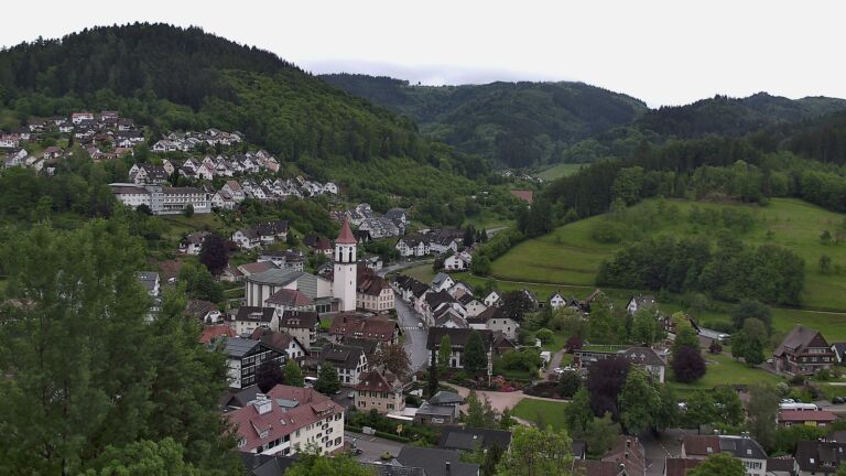 Dieses Bild zeigt eine Webcam-Aufnahme von Ottenhöfen, aufgenommen am Montag, den 18.05.2026 um 09:00 Uhr