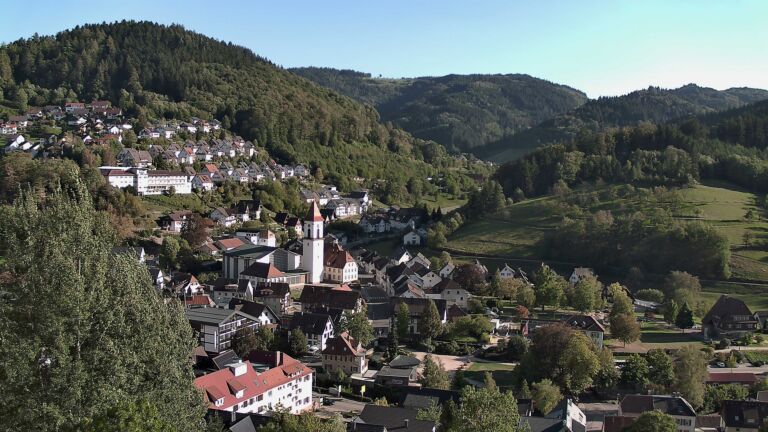 Dieses Bild zeigt eine Webcam-Aufnahme von Ottenhöfen, aufgenommen am Dienstag, den 22.09.2026 um 17:10 Uhr