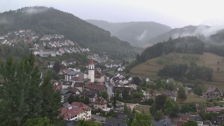 Dieses Bild zeigt eine Webcam-Aufnahme von Ottenhöfen, aufgenommen am Freitag, den 28.08.2026 um 10:10 Uhr