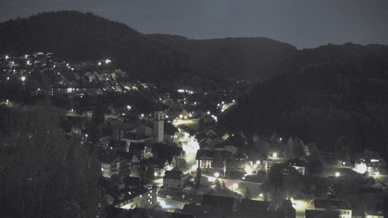 Dieses Bild zeigt eine Webcam-Aufnahme von Ottenhöfen, aufgenommen am Freitag, den 01.05.2026 um 00:00 Uhr