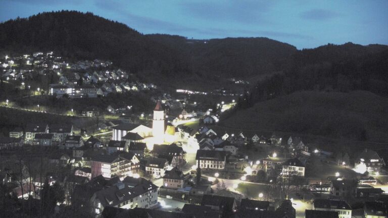 Dieses Bild zeigt eine Webcam-Aufnahme von Ottenhöfen, aufgenommen am Freitag, den 03.04.2026 um 20:40 Uhr