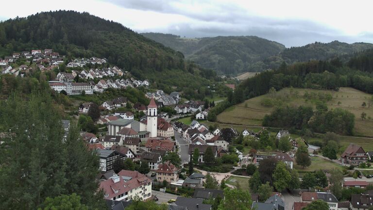 Dieses Bild zeigt eine Webcam-Aufnahme von Ottenhöfen, aufgenommen am Montag, den 31.08.2026 um 15:30 Uhr