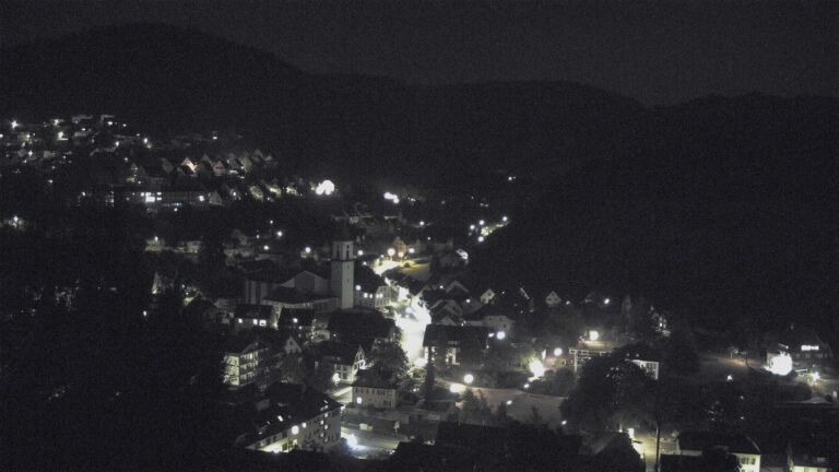 Dieses Bild zeigt eine Webcam-Aufnahme von Ottenhöfen, aufgenommen am Freitag, den 31.07.2026 um 23:30 Uhr