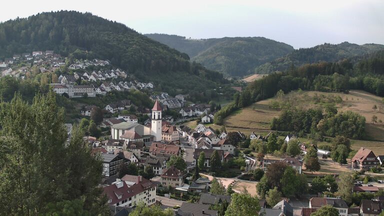 Dieses Bild zeigt eine Webcam-Aufnahme von Ottenhöfen, aufgenommen am Sonntag, den 16.08.2026 um 09:10 Uhr