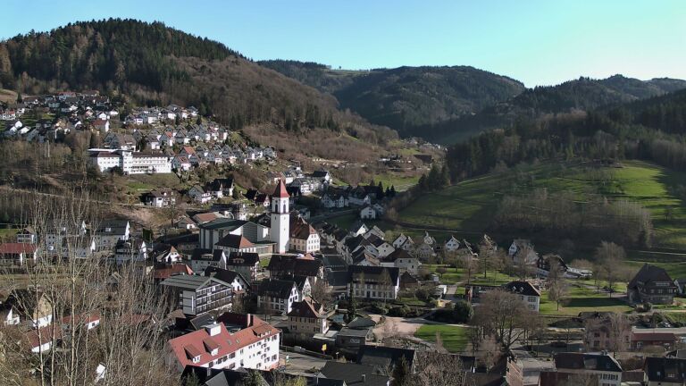 Dieses Bild zeigt eine Webcam-Aufnahme von Ottenhöfen, aufgenommen am Donnerstag, den 12.03.2026 um 16:30 Uhr