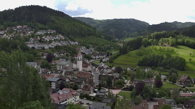 Dieses Bild zeigt eine Webcam-Aufnahme von Ottenhöfen, aufgenommen am Dienstag, den 12.05.2026 um 10:50 Uhr