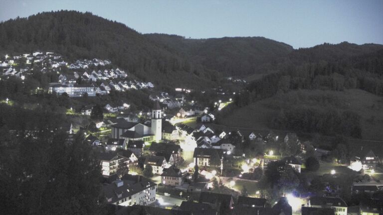Dieses Bild zeigt eine Webcam-Aufnahme von Ottenhöfen, aufgenommen am Donnerstag, den 30.04.2026 um 21:30 Uhr