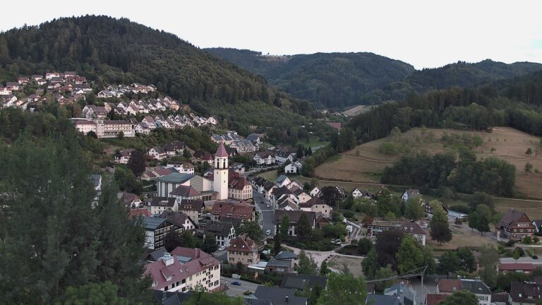 Dieses Bild zeigt eine Webcam-Aufnahme von Ottenhöfen, aufgenommen am Sonntag, den 09.08.2026 um 20:50 Uhr