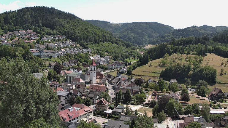 Dieses Bild zeigt eine Webcam-Aufnahme von Ottenhöfen, aufgenommen am Montag, den 20.07.2026 um 14:30 Uhr