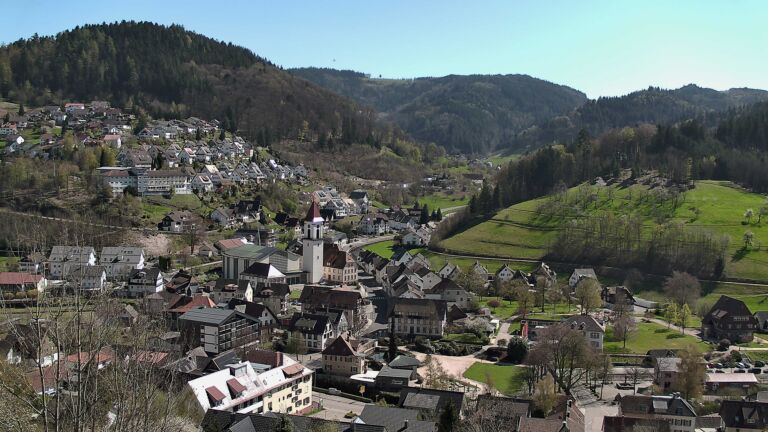 Dieses Bild zeigt eine Webcam-Aufnahme von Ottenhöfen, aufgenommen am Mittwoch, den 08.04.2026 um 15:00 Uhr