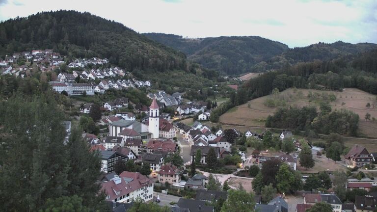 Dieses Bild zeigt eine Webcam-Aufnahme von Ottenhöfen, aufgenommen am Freitag, den 21.08.2026 um 06:10 Uhr