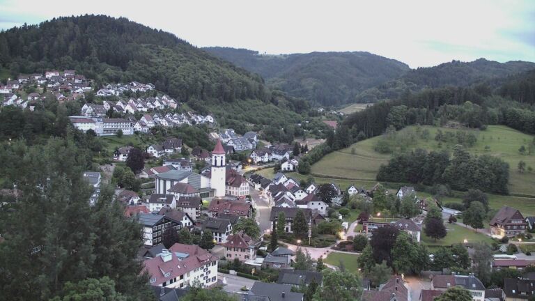 Dieses Bild zeigt eine Webcam-Aufnahme von Ottenhöfen, aufgenommen am Sonntag, den 07.06.2026 um 05:00 Uhr