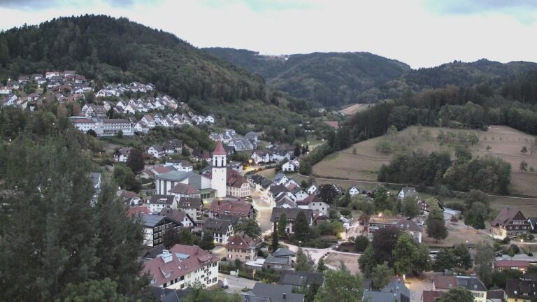 Dieses Bild zeigt eine Webcam-Aufnahme von Ottenhöfen, aufgenommen am Donnerstag, den 20.08.2026 um 06:00 Uhr