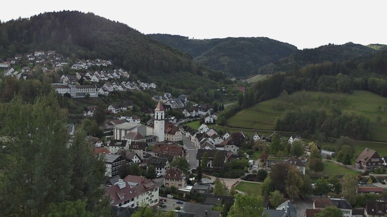 Dieses Bild zeigt eine Webcam-Aufnahme von Ottenhöfen, aufgenommen am Dienstag, den 13.10.2026 um 09:40 Uhr