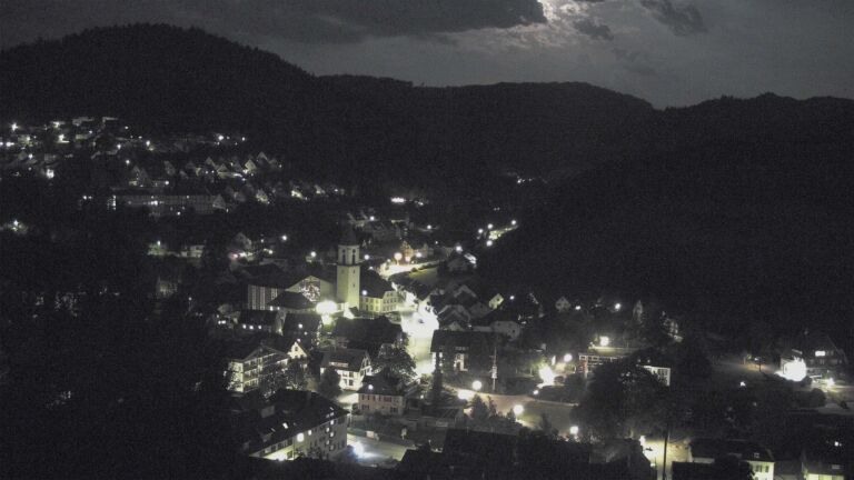 Dieses Bild zeigt eine Webcam-Aufnahme von Ottenhöfen, aufgenommen am Samstag, den 27.06.2026 um 23:00 Uhr