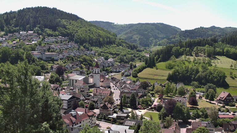 Dieses Bild zeigt eine Webcam-Aufnahme von Ottenhöfen, aufgenommen am Freitag, den 22.05.2026 um 12:10 Uhr