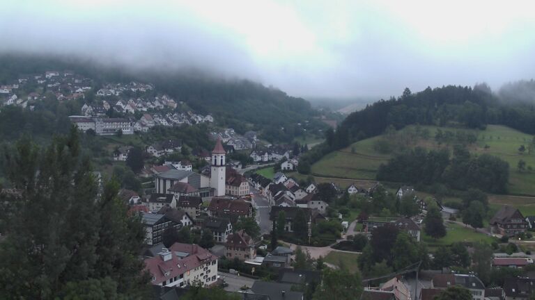 Dieses Bild zeigt eine Webcam-Aufnahme von Ottenhöfen, aufgenommen am Mittwoch, den 01.07.2026 um 05:30 Uhr