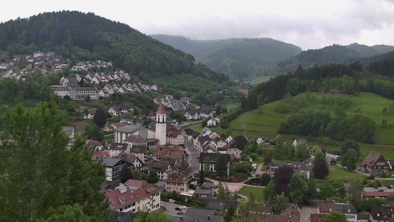 Dieses Bild zeigt eine Webcam-Aufnahme von Ottenhöfen, aufgenommen am Donnerstag, den 07.05.2026 um 14:10 Uhr